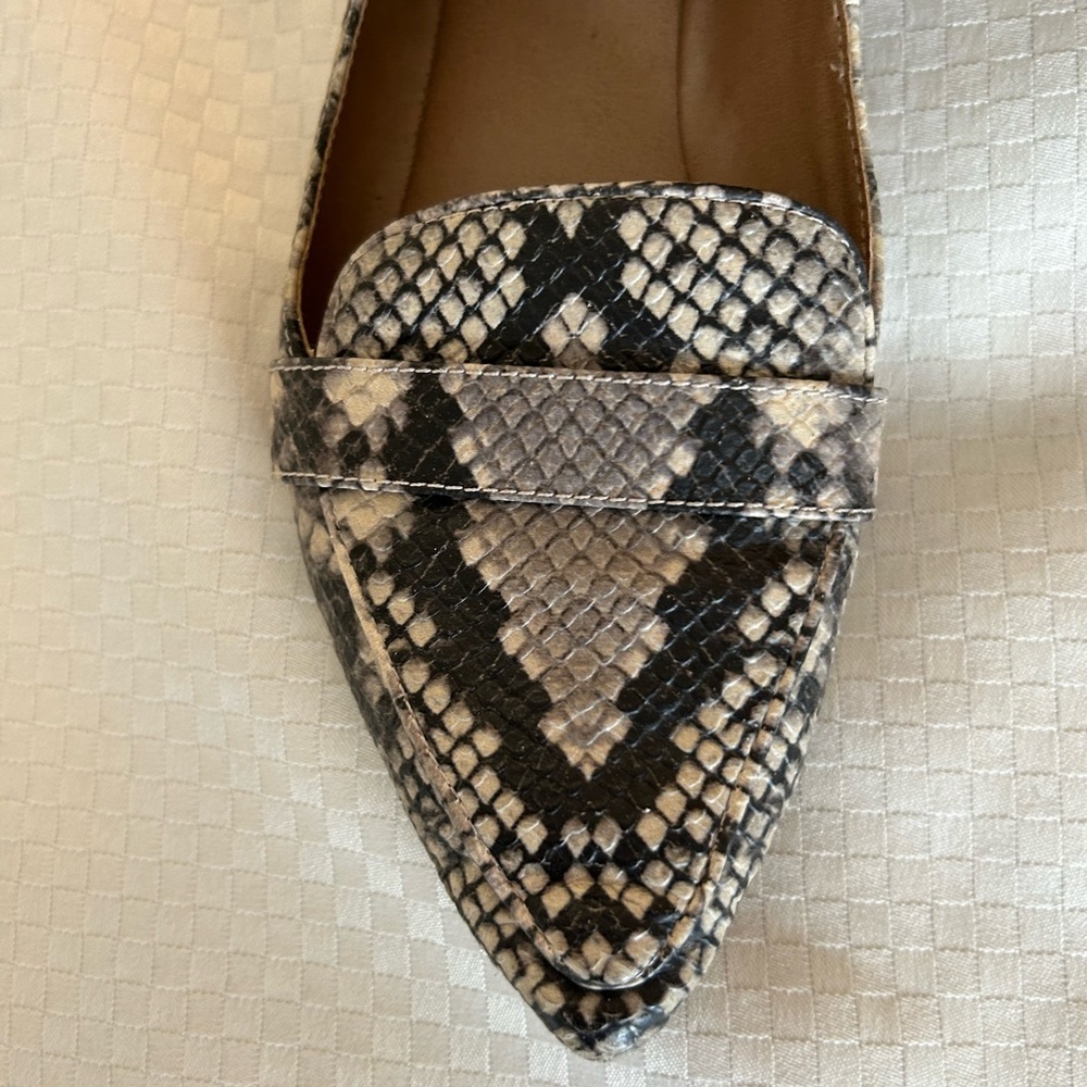 Steve Madden Python Print Flats Size 7 - Picture 3 of 4